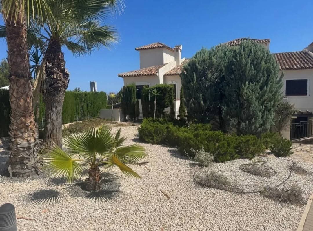 Akciós áron eladó villa Finestraton!